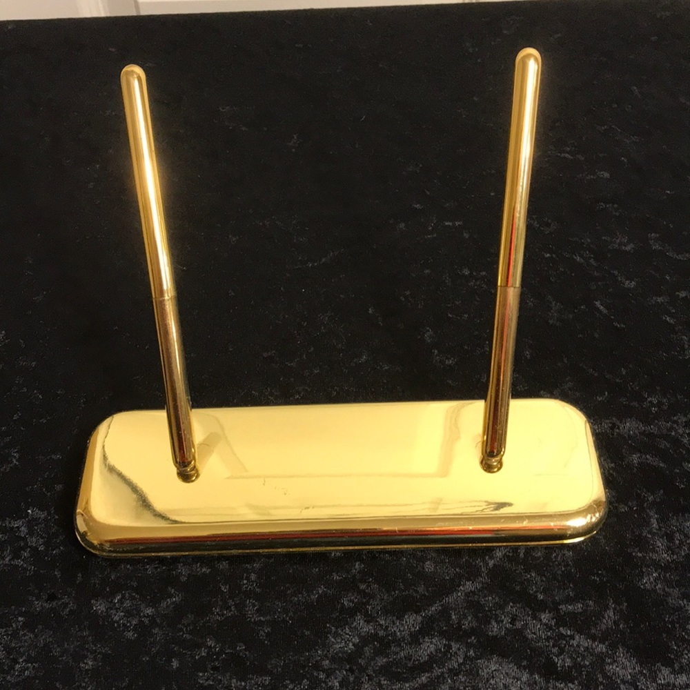 Desktop pen set